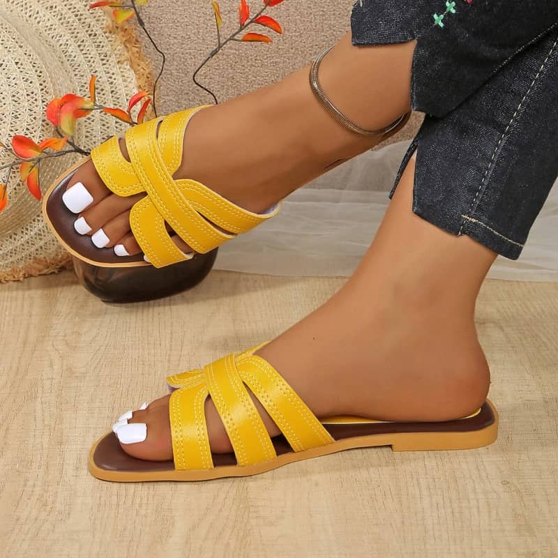 2025 Summer Women's Fashion Flat Sandals - Simple Round Head Open Toe Slippers, Versatile Beach Slides for Casual Wear - Image 2