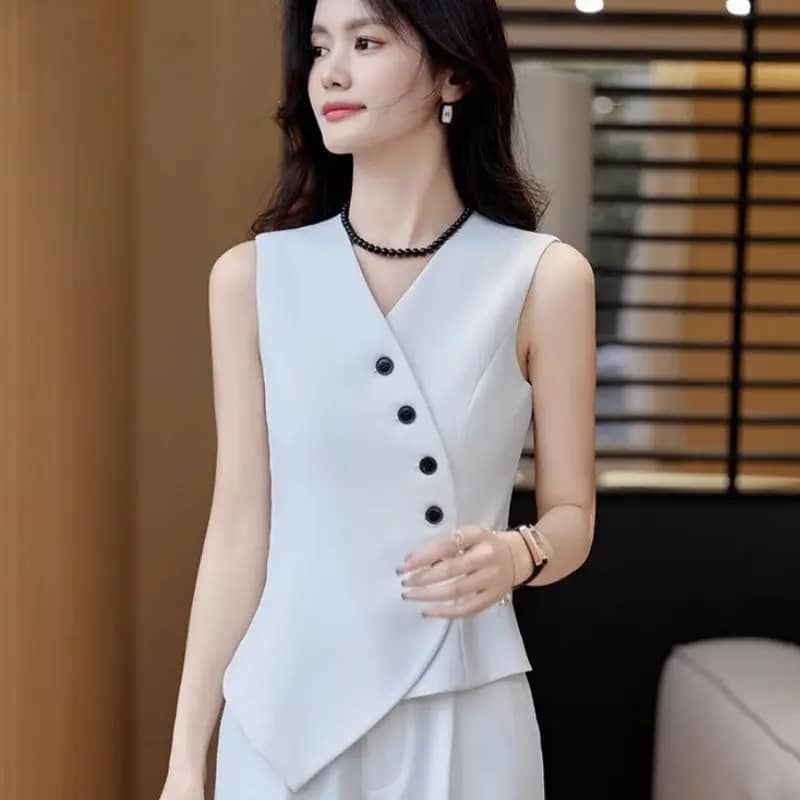 Elegant Women's Polyester Suit Vest - Sleeveless, Button Detail, Commute Style, Slim Fit for Autumn 2025 - Image 4