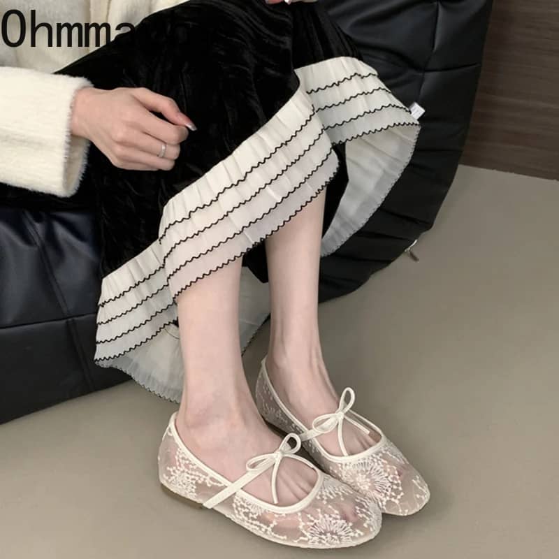 Women's Fashionable Lace Mary Jane Flats - Comfortable Slip-On Street Style Dress Shoes with Soft Sole for Everyday Wear - Image 2