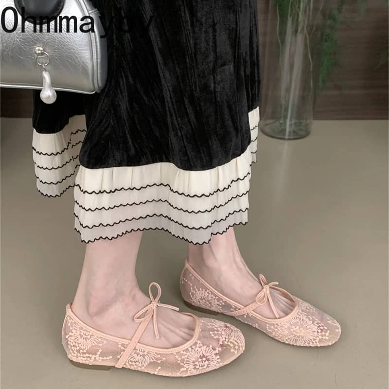 Women's Fashionable Lace Mary Jane Flats - Comfortable Slip-On Street Style Dress Shoes with Soft Sole for Everyday Wear - Image 4