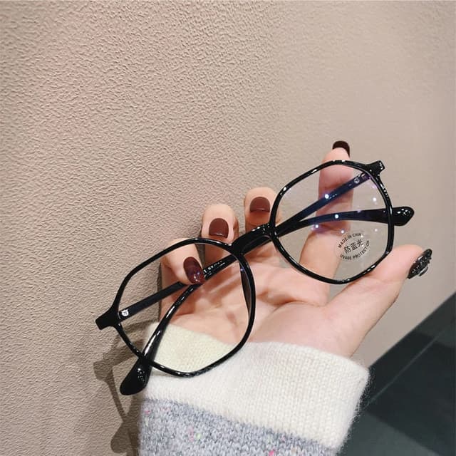 Ultra-Light HD Anti-Blue Light Reading Glasses for Women & Men, Transparent Frame, Clear Vision for Presbyopia, Multiple Strengths Available showcase 4