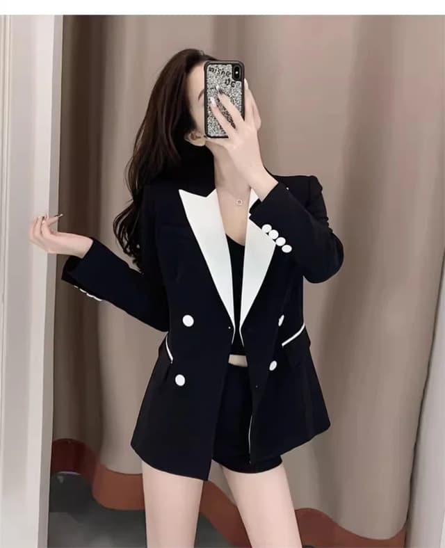 Women's Contrast Color Blazer Jacket - Stylish Autumn Trench Coat Design for Fashionable Ladies showcase 6