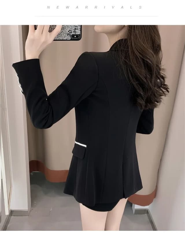 Women's Contrast Color Blazer Jacket - Stylish Autumn Trench Coat Design for Fashionable Ladies showcase 10