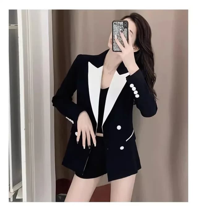 Women's Contrast Color Blazer Jacket - Stylish Autumn Trench Coat Design for Fashionable Ladies showcase 5