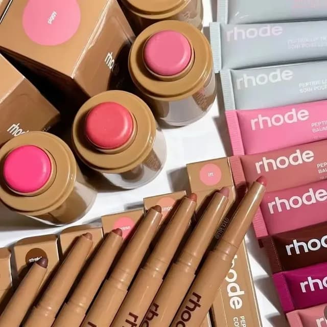 Limited Edition Brand Moisturizing Lip Gloss - Espresso, Raspberry Jelly, Lemontini Shades - Transparent Lip Glaze for a Natural Shine showcase 6