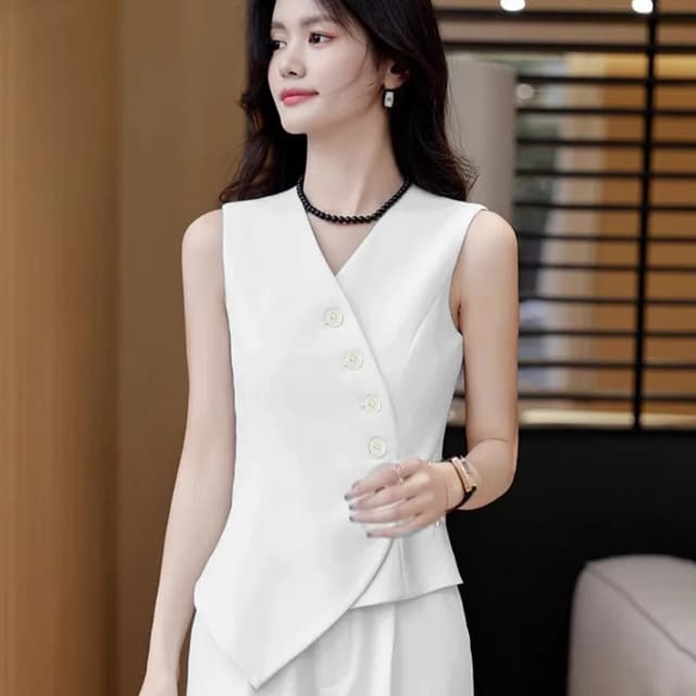 Elegant Women's Polyester Suit Vest - Sleeveless, Button Detail, Commute Style, Slim Fit for Autumn 2025 showcase 9