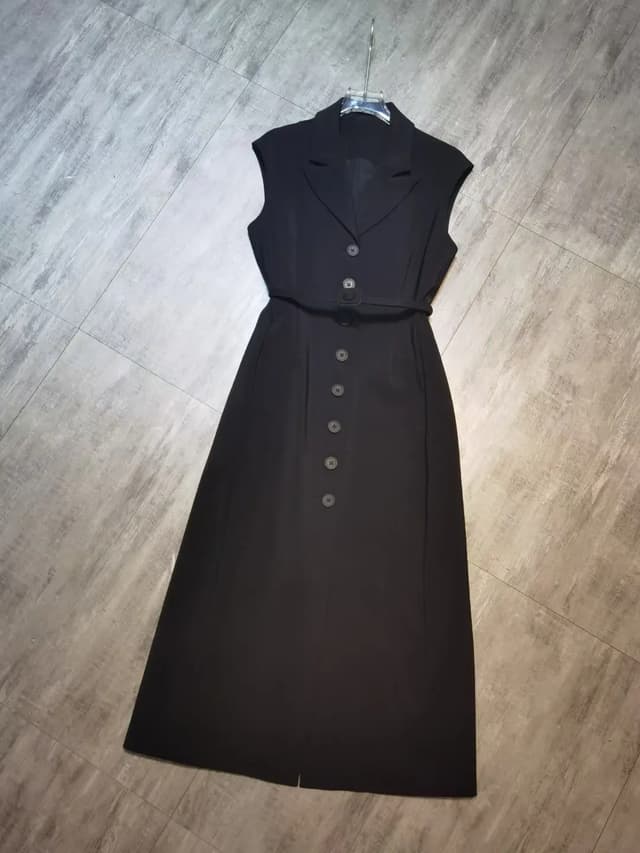 Elegant Sleeveless Summer Dress with Belt - Lightweight Cotton-Silk Blend for Women showcase 6