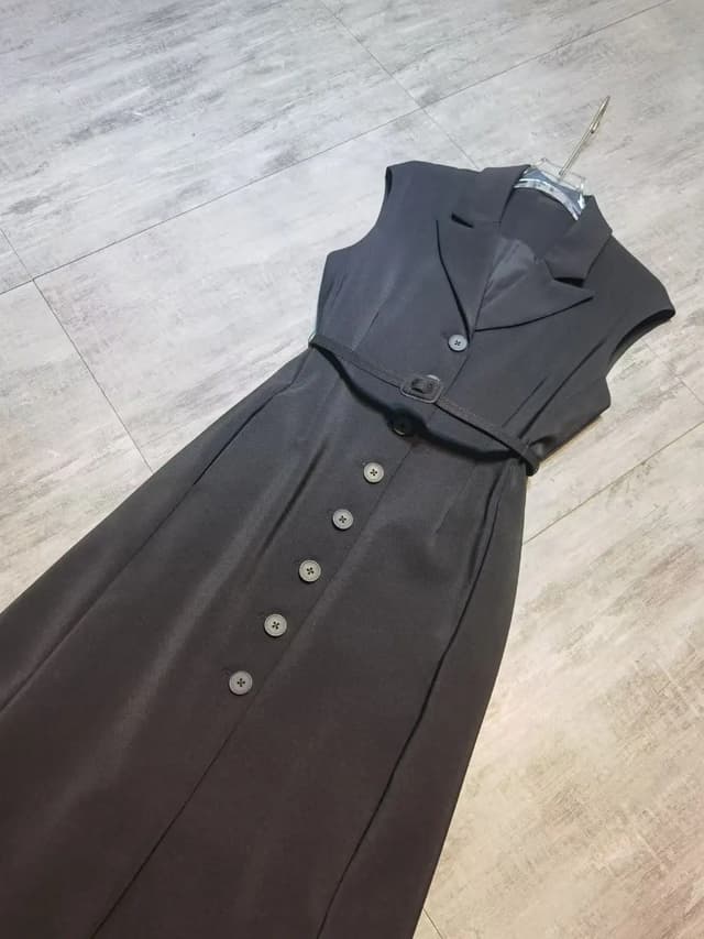 Elegant Sleeveless Summer Dress with Belt - Lightweight Cotton-Silk Blend for Women showcase 4