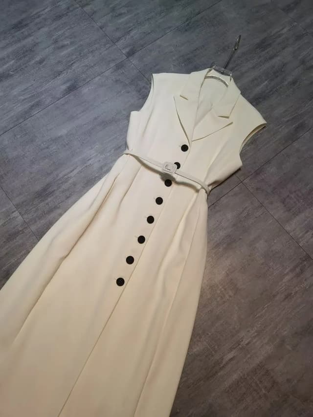 Elegant Sleeveless Summer Dress with Belt - Lightweight Cotton-Silk Blend for Women showcase 11