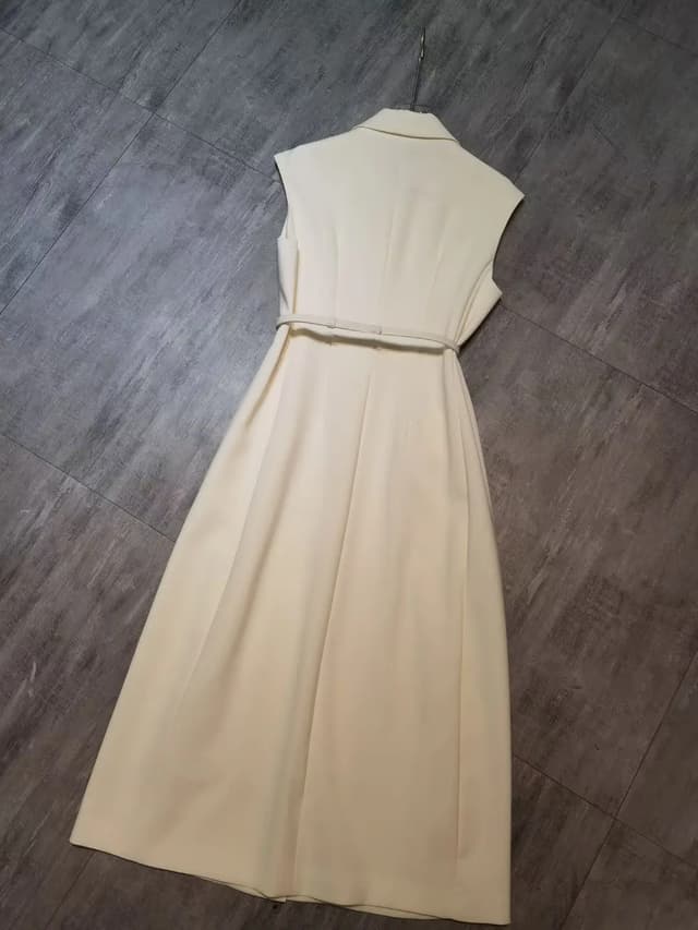 Elegant Sleeveless Summer Dress with Belt - Lightweight Cotton-Silk Blend for Women showcase 10