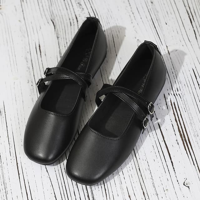 Women's Classic Retro Mary Jane Flat Shoes - Fashionable Square Toe Casual Work Shoes with Straight Buckle, Shallow Mouth Design for Everyday Comfort showcase 4