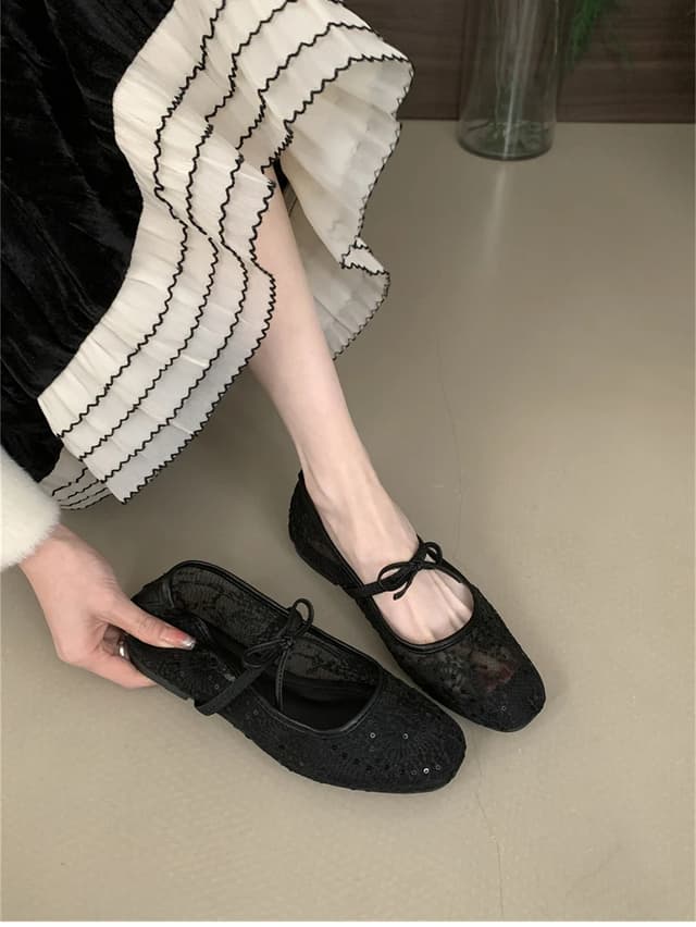 Women's Fashionable Lace Mary Jane Flats - Comfortable Slip-On Street Style Dress Shoes with Soft Sole for Everyday Wear showcase 2