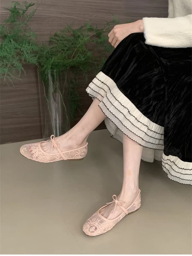 Women's Fashionable Lace Mary Jane Flats - Comfortable Slip-On Street Style Dress Shoes with Soft Sole for Everyday Wear showcase 6