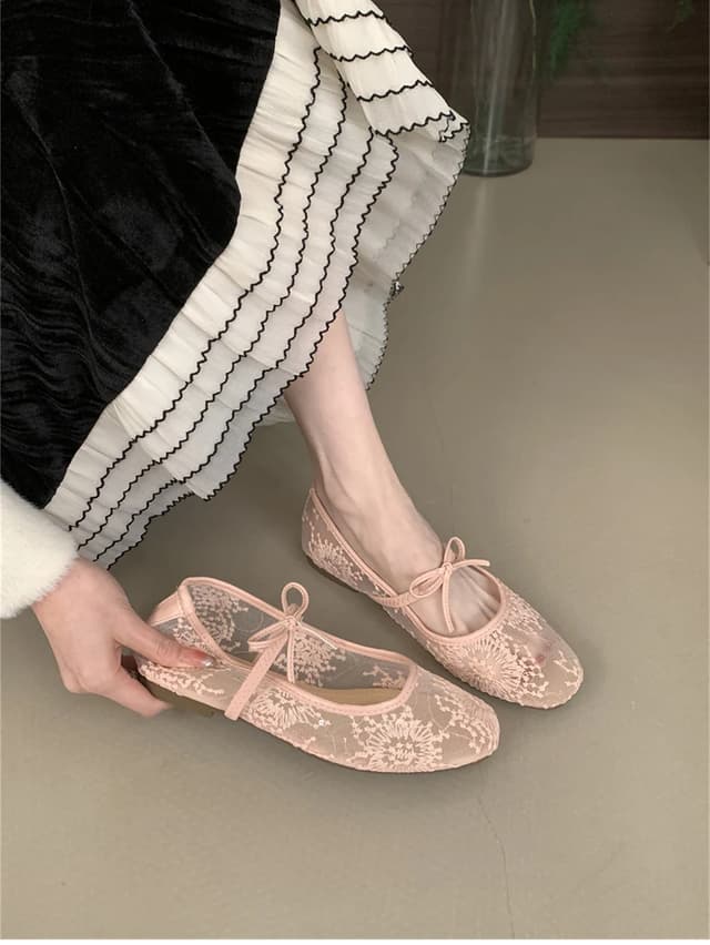 Women's Fashionable Lace Mary Jane Flats - Comfortable Slip-On Street Style Dress Shoes with Soft Sole for Everyday Wear showcase 8