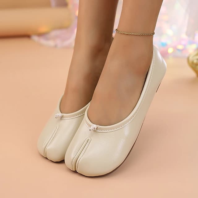 2025 Women's Leather Toe Separator Loafers - Comfortable Slip-On Breathable Casual Flat Shoes for Everyday Wear showcase 6
