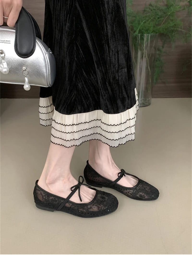 Women's Fashionable Lace Mary Jane Flats - Comfortable Slip-On Street Style Dress Shoes with Soft Sole for Everyday Wear showcase 3