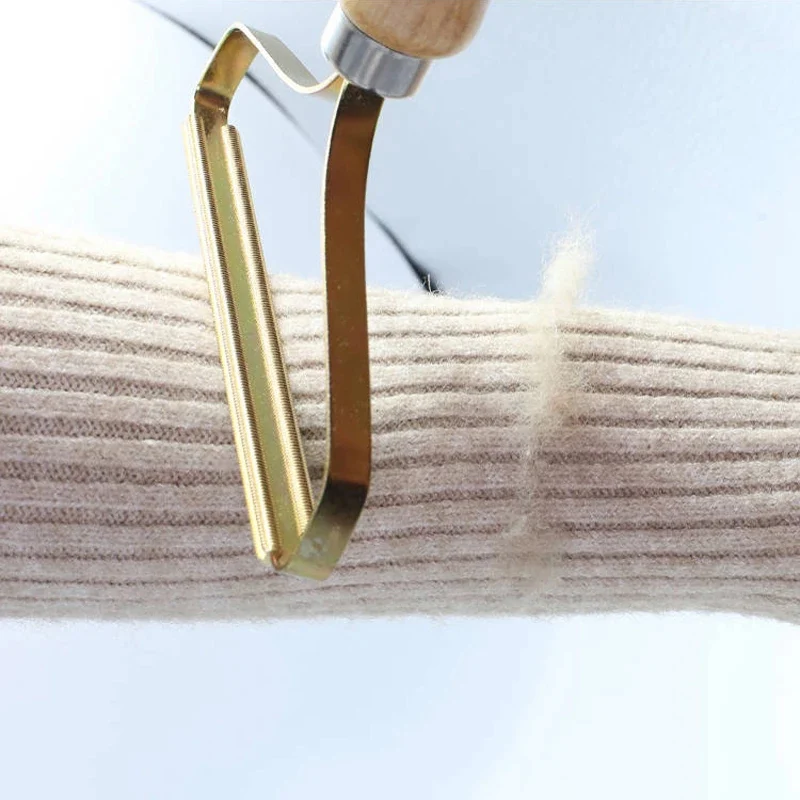 Portable Manual Lint Remover Brush for Pet Hair, Fuzz, and Fabric Shaver - Reusable, Eco-Friendly Clothes Cleaning Tool for Home & Travel showcase 11