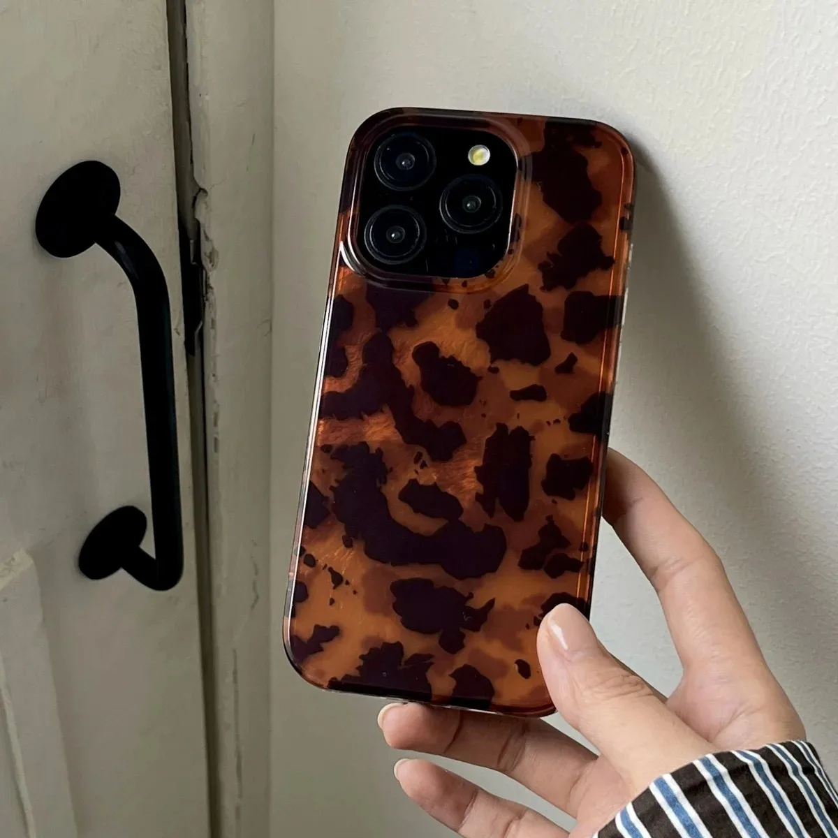 Retro Amber Texture Laser Phone Case for iPhone 17 16 15 14 13 12 11 Pro Max XS XR 7 8 Plus, Stylish Leopard Print Soft Protective Cover showcase 8