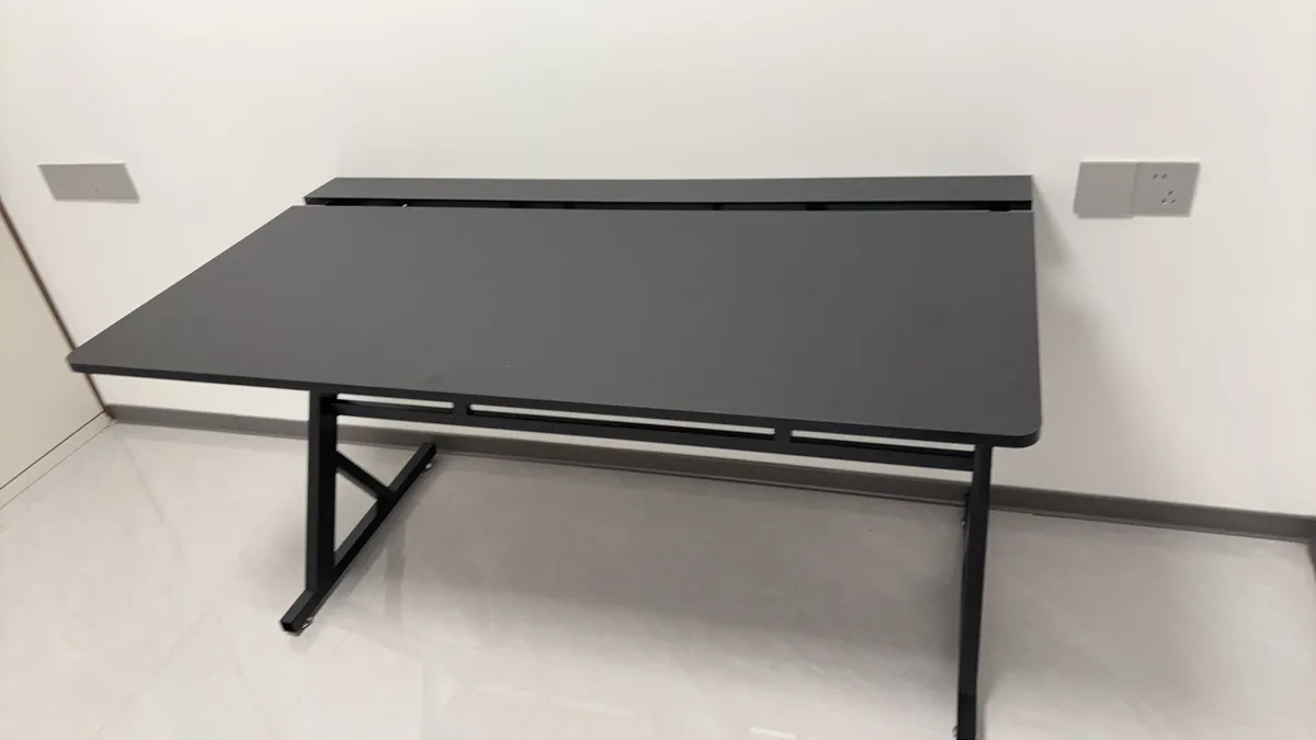Modern Ergonomic Z-Leg Gaming Desk with Wide Carbon Fiber Texture Desktop and Cup Holder showcase 4