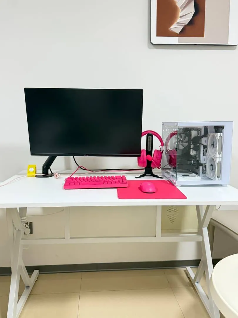 Modern Ergonomic Z-Leg Gaming Desk with Wide Carbon Fiber Texture Desktop and Cup Holder showcase 5