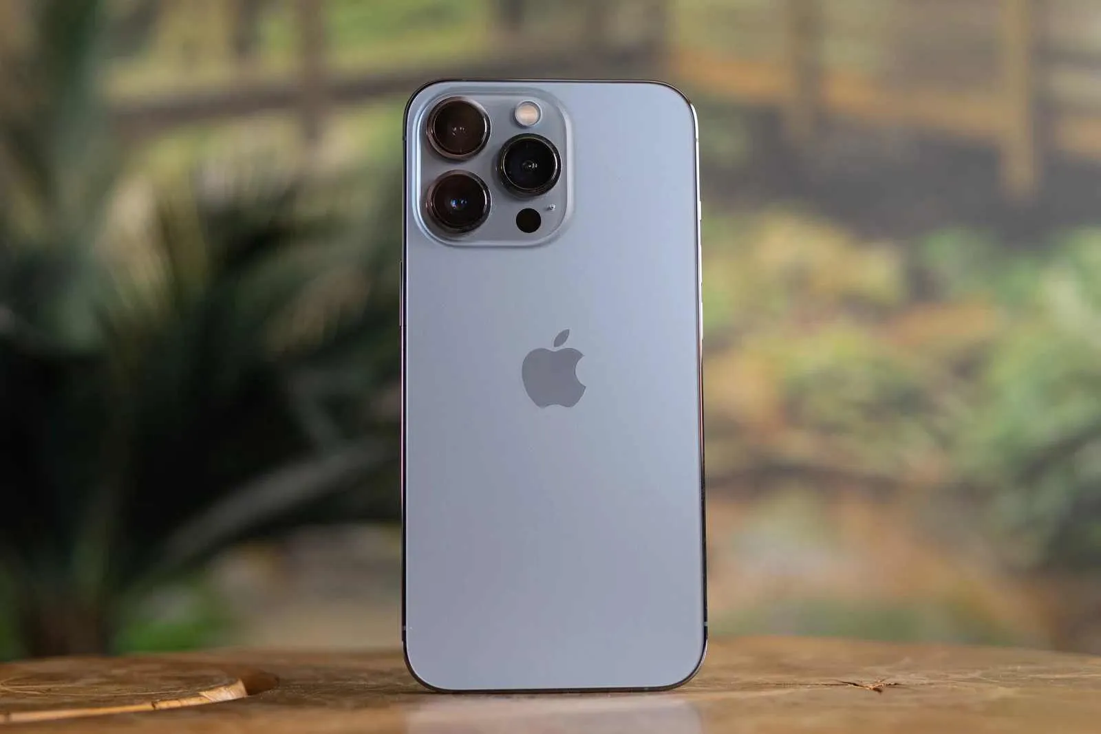Apple iPhone 13 Pro 128GB Factory Unlocked (Physical SIM) — 6.1" Super Retina XDR OLED ProMotion, A15 Bionic, Pro 12MP Triple Camera thumbnail 5