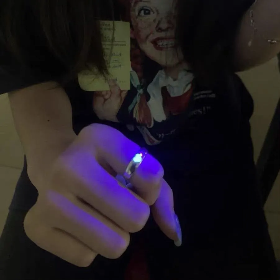 Couple Matching Adjustable Heart Glow-in-the-Dark Rings – Japanese/Korean Niche Creative Design showcase 1