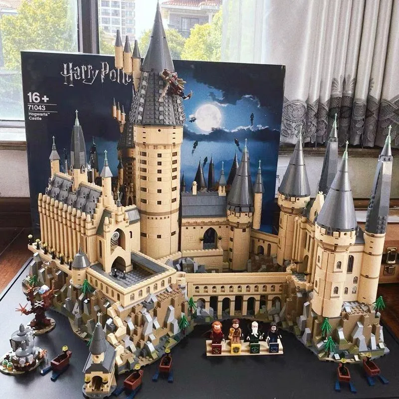 Giant 1:1 Hogwarts Castle Model Kit - Expert Challenge Architecture Blocks - Compatible with LEGO 71043 - Detailed Magic Wizarding World Playset for Master Builders thumbnail 2