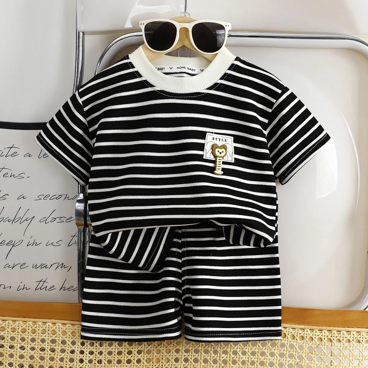​[2026 New Arrival] Kids Summer Striped Fashion Set - Trendy Korean Style Short Sleeve & Shorts 2-Piece - Ultra-Soft Casual Outfit for Stylish Boys & Girls thumbnail 3