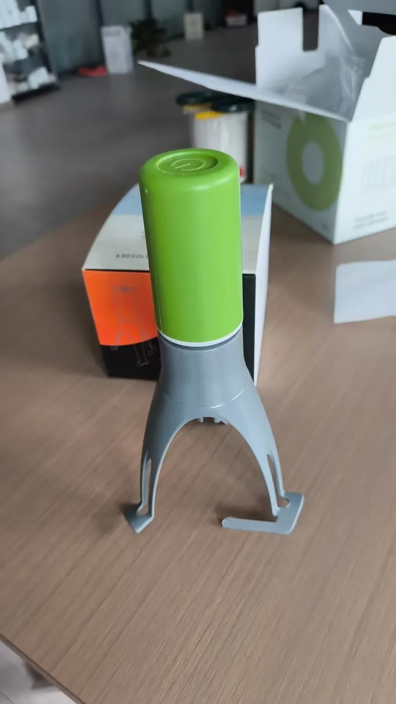 New STRM Automatic Stirrer kitchen tools Automatic triangle blender egg beater showcase 13