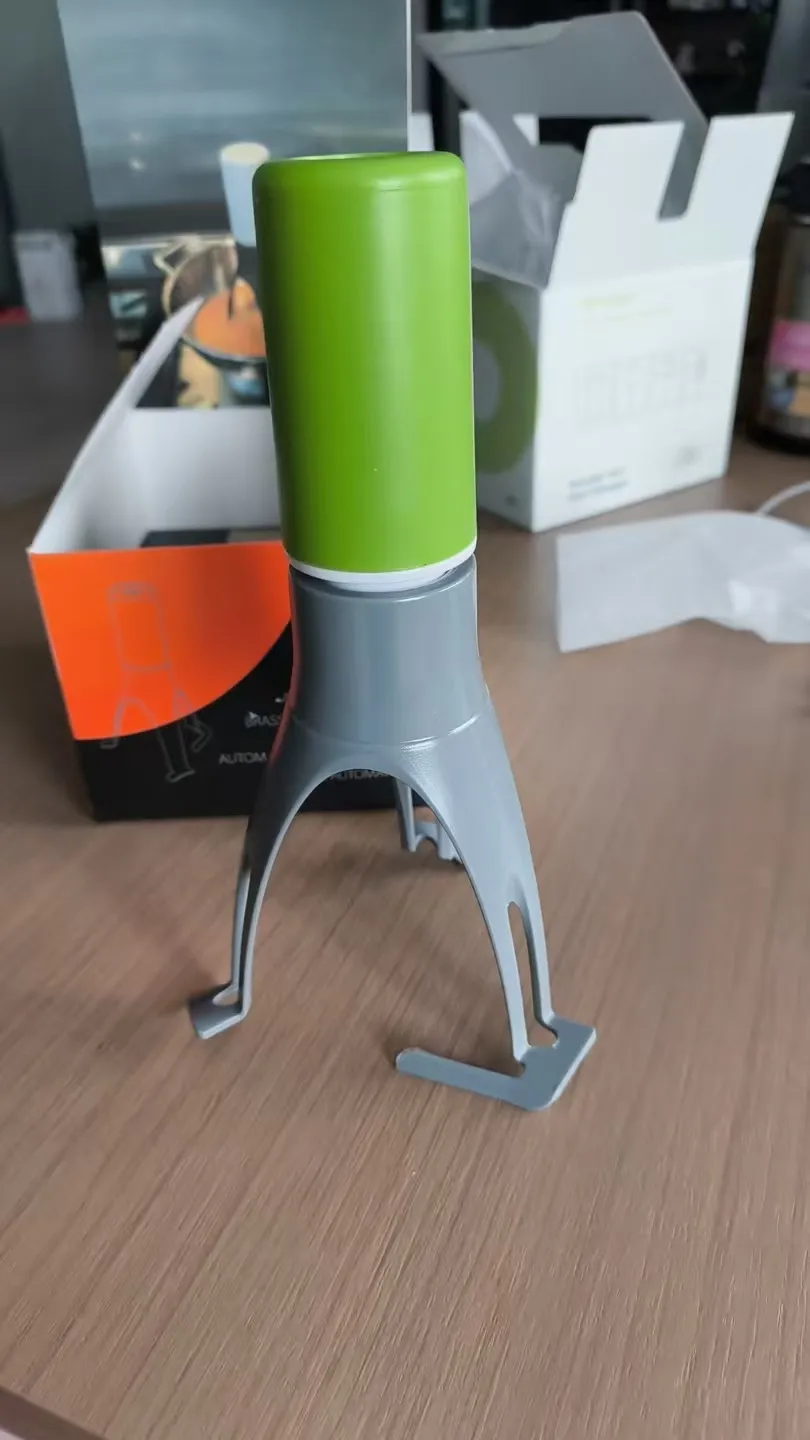 New STRM Automatic Stirrer kitchen tools Automatic triangle blender egg beater showcase 12