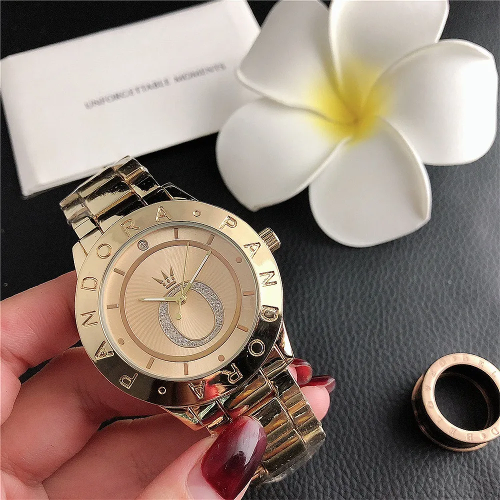 Men's Business Quartz Wrist Watch Elegant Striped Dial Stainless Steel Band Casual Fashion Timepiece for Men Wholesale showcase 2