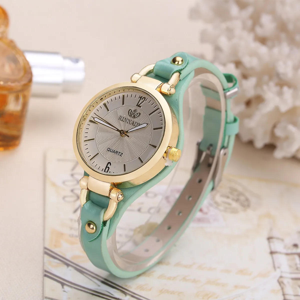 Rivet Studded Women's Quartz Watch - Punk Style PU Leather Thin Belt Wristwatch for Casual Fashion Wholesale thumbnail 3
