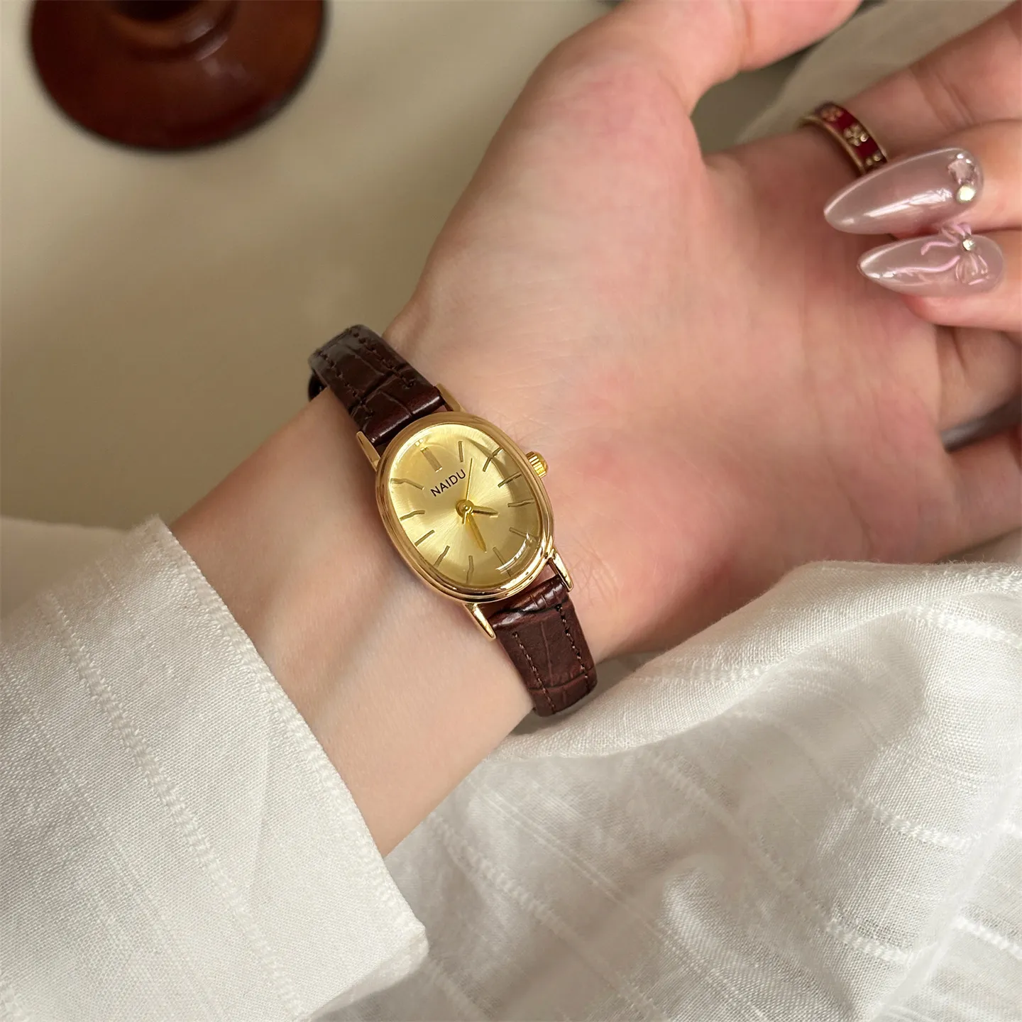 Women's Oval Face Watch, Simple Niche Luxury Design, Student and Ladies Fashion Wristwatch, Convex Glass, Wholesale Available thumbnail 6
