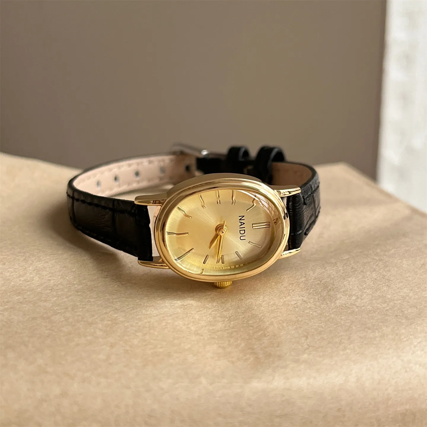 Women's Oval Face Watch, Simple Niche Luxury Design, Student and Ladies Fashion Wristwatch, Convex Glass, Wholesale Available thumbnail 7