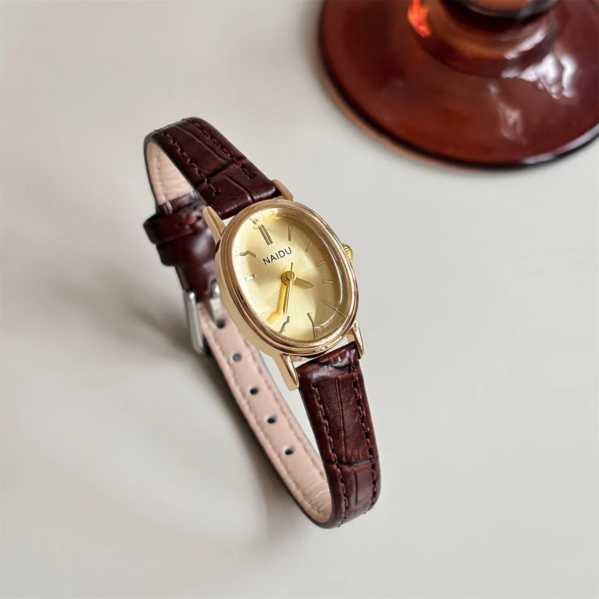 Women's Oval Face Watch, Simple Niche Luxury Design, Student and Ladies Fashion Wristwatch, Convex Glass, Wholesale Available showcase 2