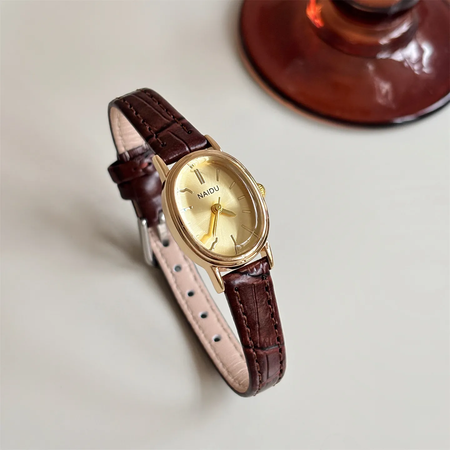 Women's Oval Face Watch, Simple Niche Luxury Design, Student and Ladies Fashion Wristwatch, Convex Glass, Wholesale Available thumbnail 3