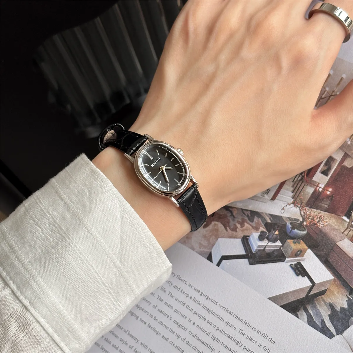 Women's Oval Face Watch, Simple Niche Luxury Design, Student and Ladies Fashion Wristwatch, Convex Glass, Wholesale Available showcase 7