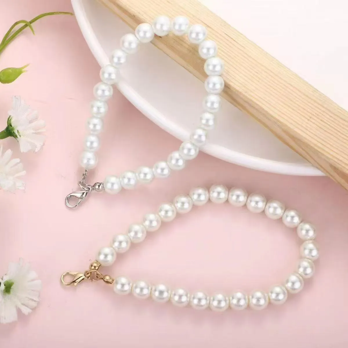 Pearl Keychain Pendant for Women Girls - Handmade Imitation Pearl Bag Charm, Headphone Hanging Chain, Mobile Phone Case Accessories - Wholesale Available showcase 2