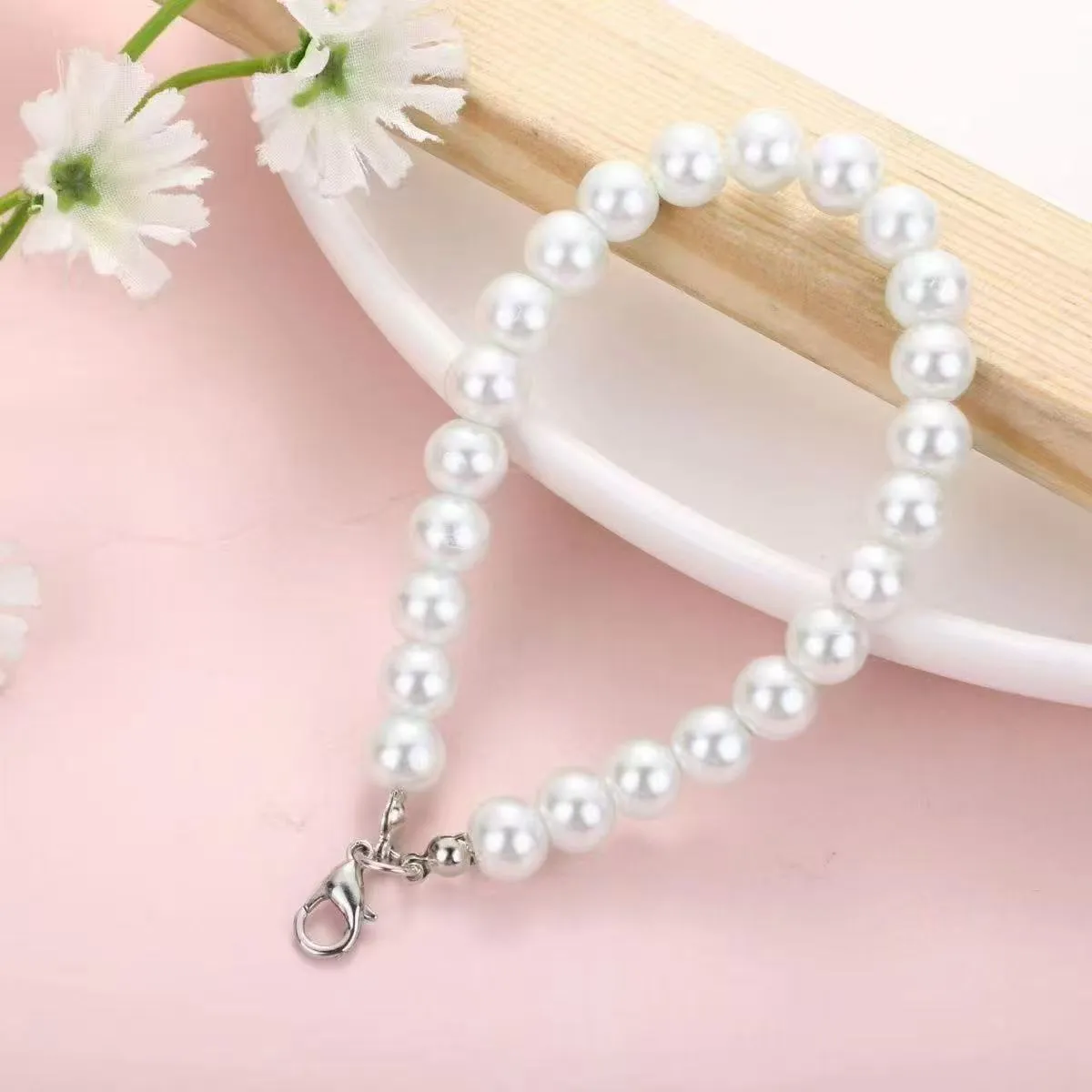 Pearl Keychain Pendant for Women Girls - Handmade Imitation Pearl Bag Charm, Headphone Hanging Chain, Mobile Phone Case Accessories - Wholesale Available showcase 4