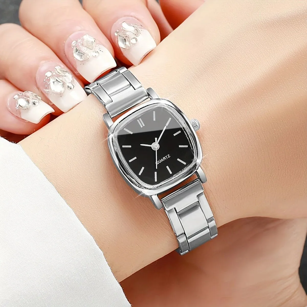 Strip Nails - Silver Black