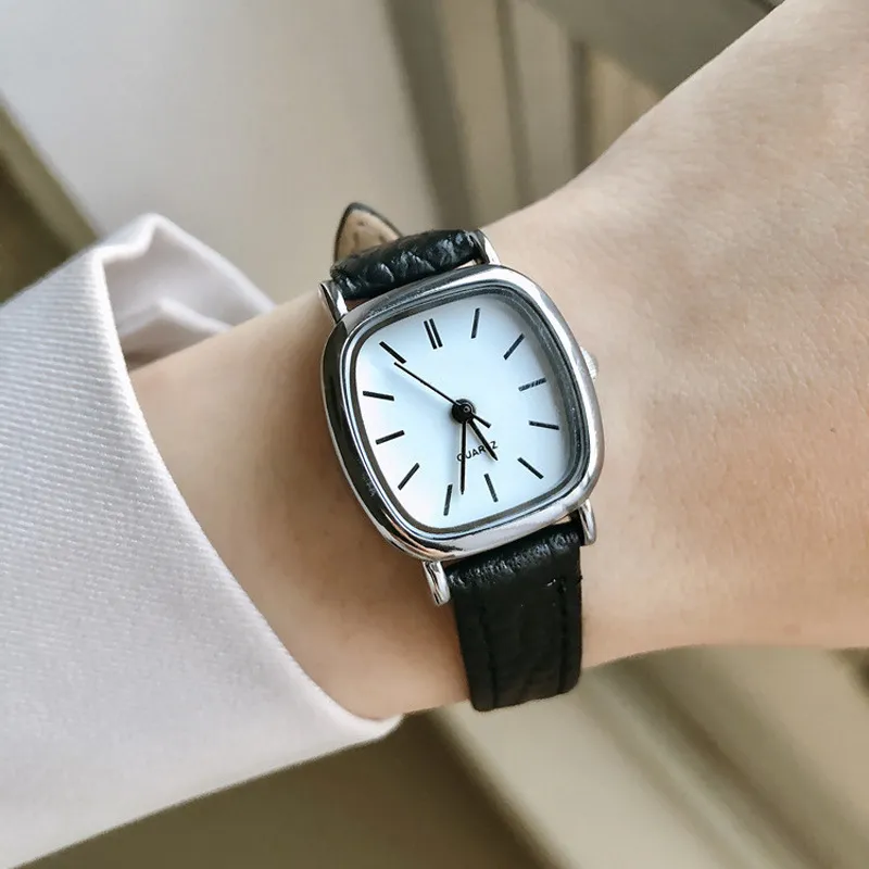 Women's Watch Girls Niche High-End Stainless Steel Band Casual Fashion Student Bracelet Watch Elegant Ladies Wristwatch Timepiece Gift showcase 12