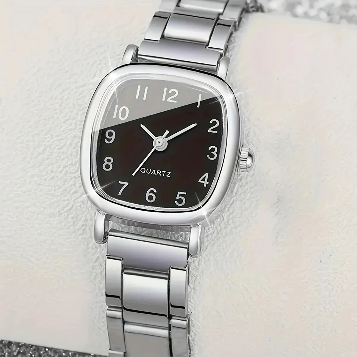 Women's Watch Girls Niche High-End Stainless Steel Band Casual Fashion Student Bracelet Watch Elegant Ladies Wristwatch Timepiece Gift showcase 6