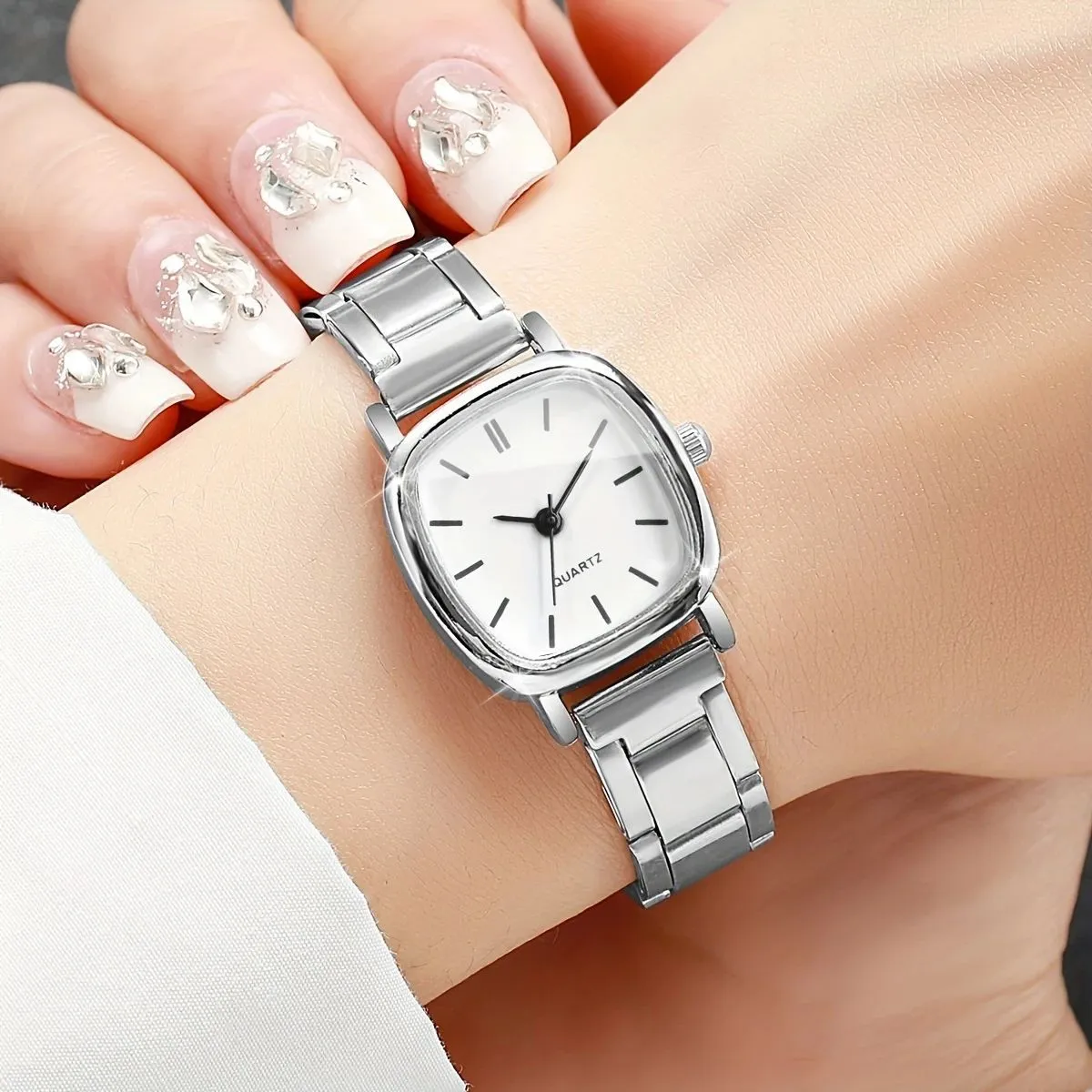 Women's Watch Girls Niche High-End Stainless Steel Band Casual Fashion Student Bracelet Watch Elegant Ladies Wristwatch Timepiece Gift showcase 10