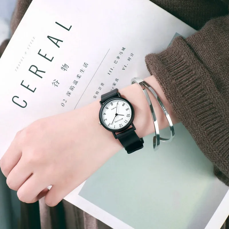 Stylish Korean Style Couple's Watch for Students - Simple Fashionable Sports Casual Retro College Style Wristwatch for Men and Women thumbnail 2