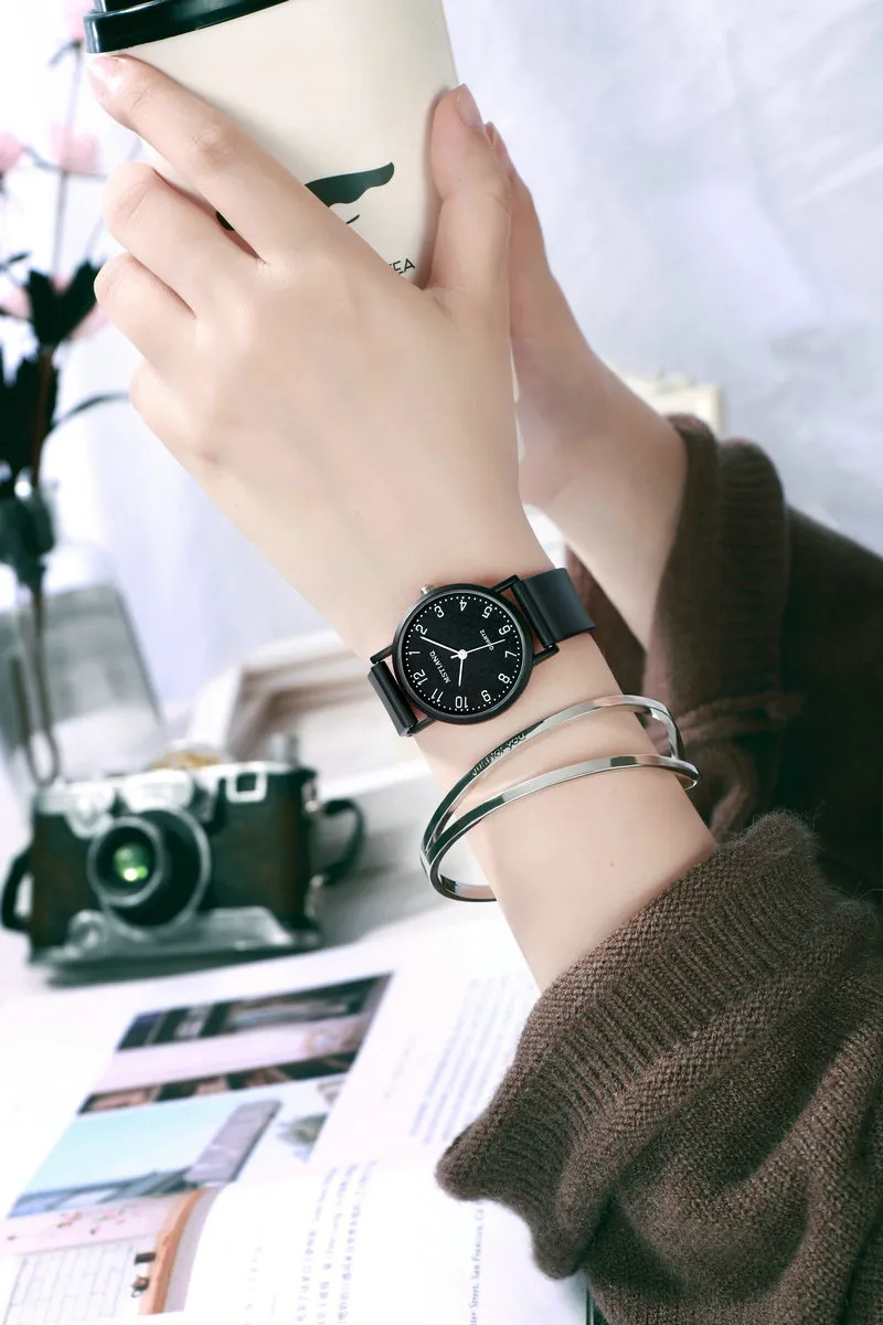Stylish Korean Style Couple's Watch for Students - Simple Fashionable Sports Casual Retro College Style Wristwatch for Men and Women thumbnail 7