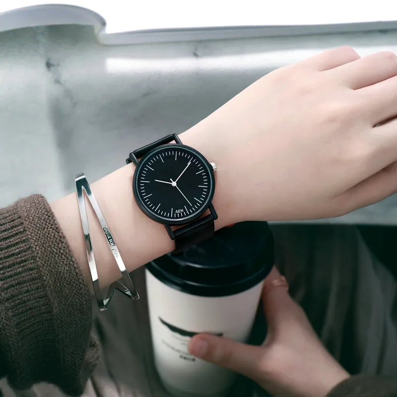Stylish Korean Style Couple's Watch for Students - Simple Fashionable Sports Casual Retro College Style Wristwatch for Men and Women showcase 12