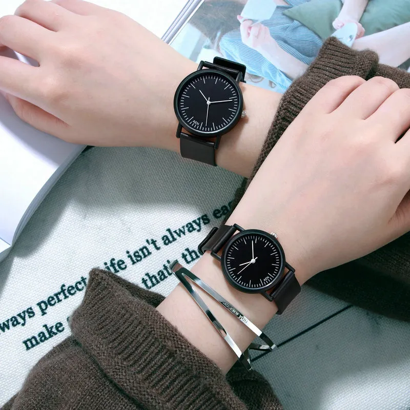 Stylish Korean Style Couple's Watch for Students - Simple Fashionable Sports Casual Retro College Style Wristwatch for Men and Women showcase 5