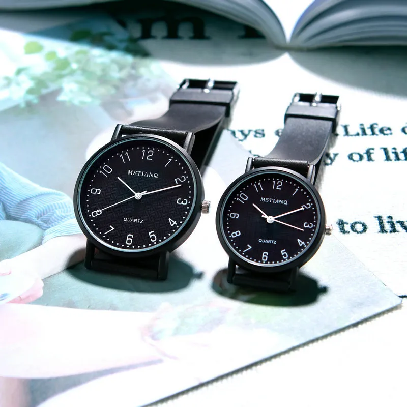 Stylish Korean Style Couple's Watch for Students - Simple Fashionable Sports Casual Retro College Style Wristwatch for Men and Women showcase 7