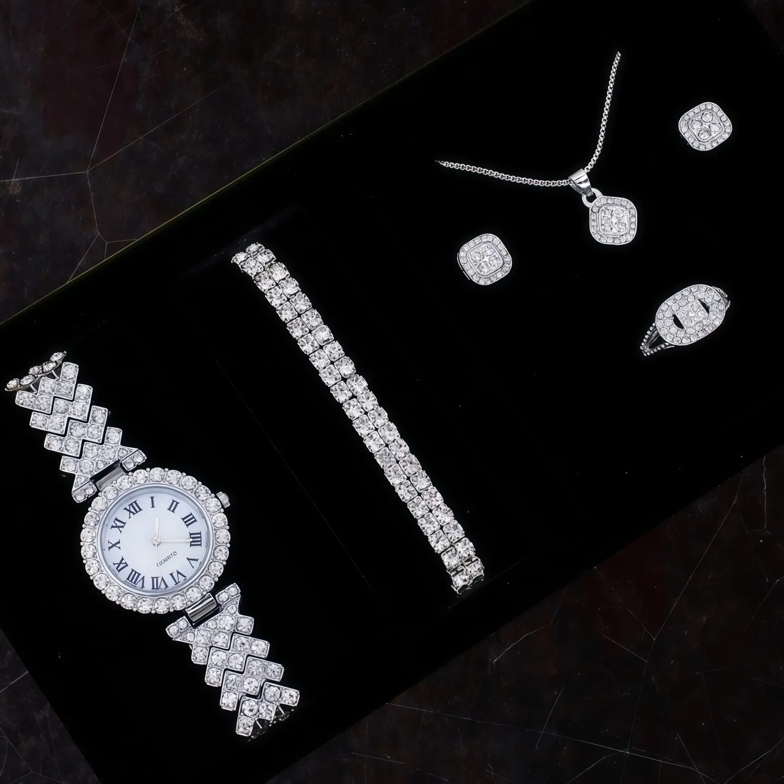 Women's Diamond Quartz Watch Set - Elegant 5-Piece Bracelet Accessories - European American Fashion Wristwatch for Ladies thumbnail 10