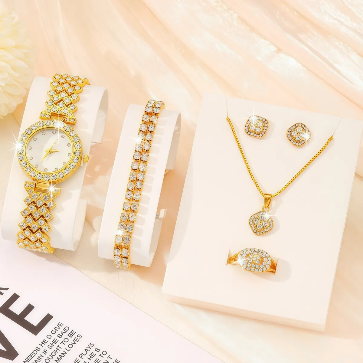 Women's Diamond Quartz Watch Set - Elegant 5-Piece Bracelet Accessories - European American Fashion Wristwatch for Ladies showcase 2